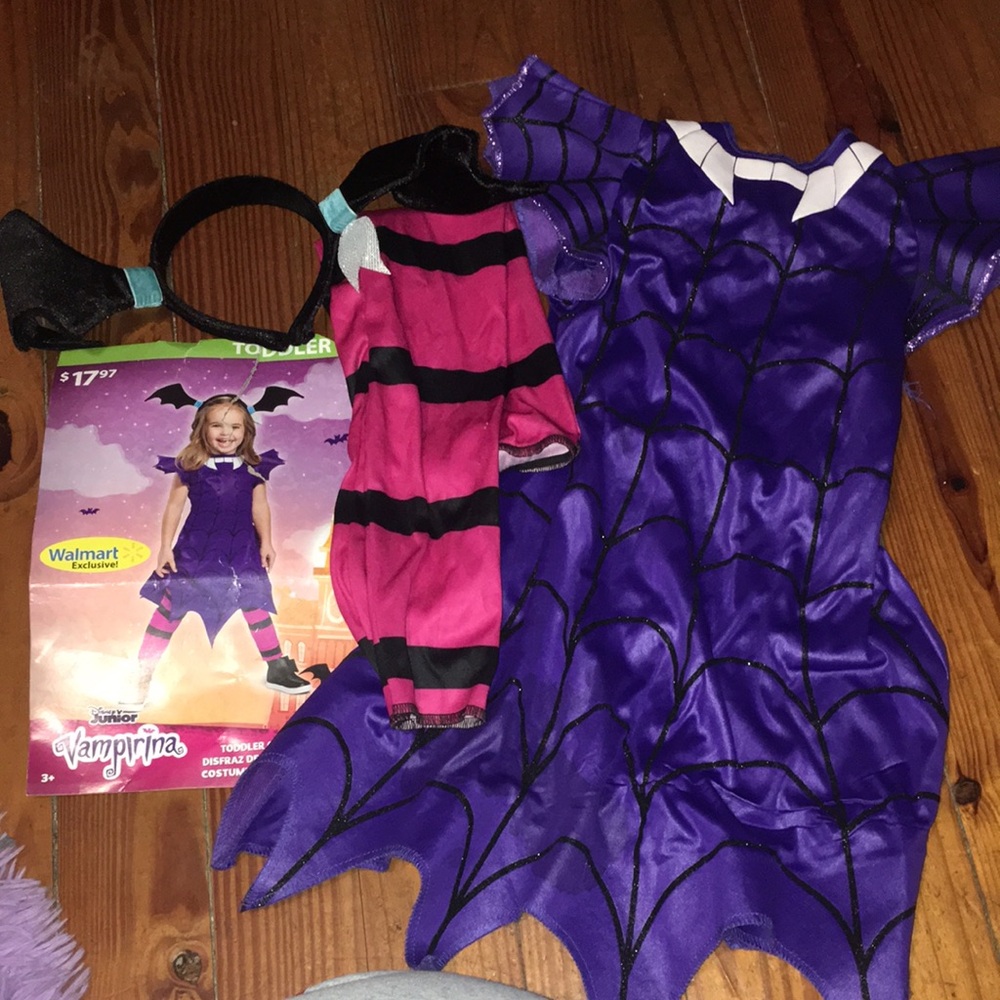 Disney Vampira Costume 3/4T